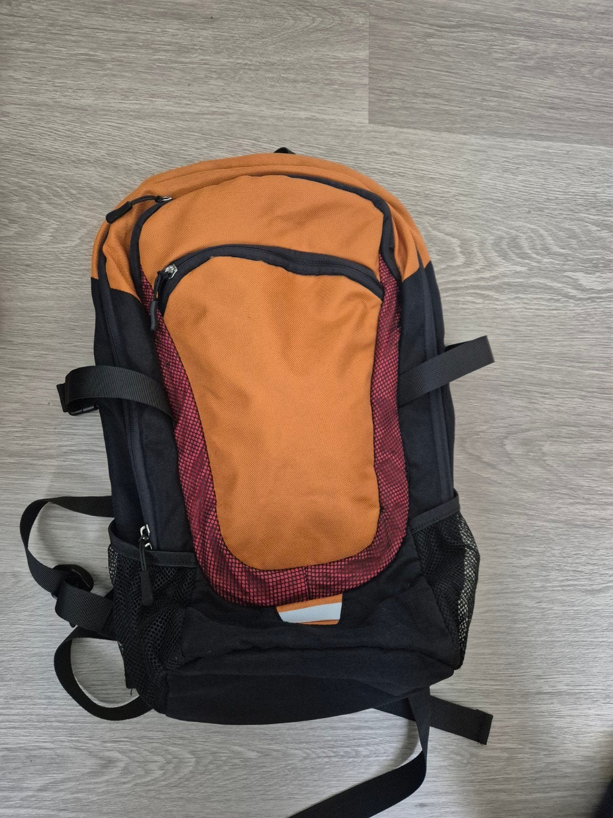 Bikemate Rugzak met Regenhoes en Powerbank - Oranje/Zwart, Gebruikt, 25 tot 40 cm, Ophalen of Verzenden, Waterdicht