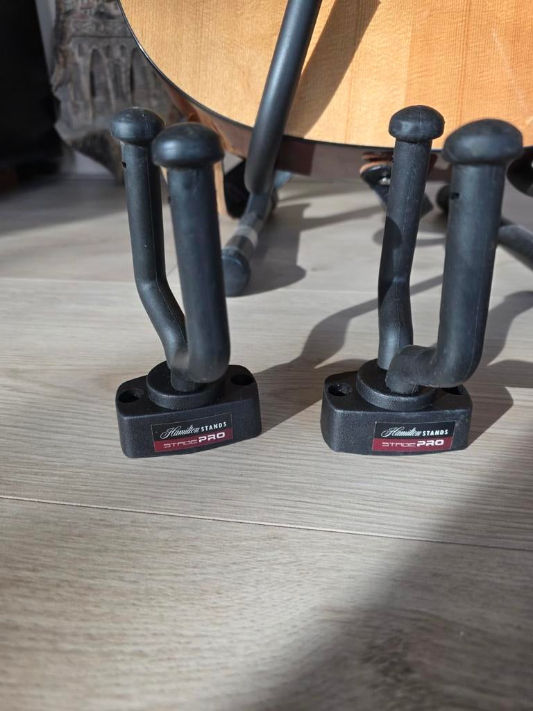 2x Hamilton Stands Stage Pro Gitaar Muurbeugel - Z.G.A.N., Ophalen of Verzenden, Zo goed als nieuw, Akoestische gitaar