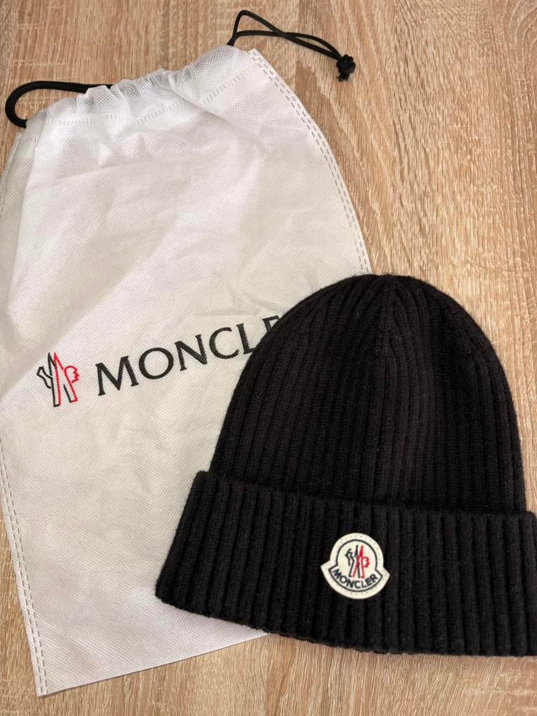Moncler Muts Zwart - One Size - Incl. Stofzak, Ophalen of Verzenden, Zo goed als nieuw, Overige maten, Muts