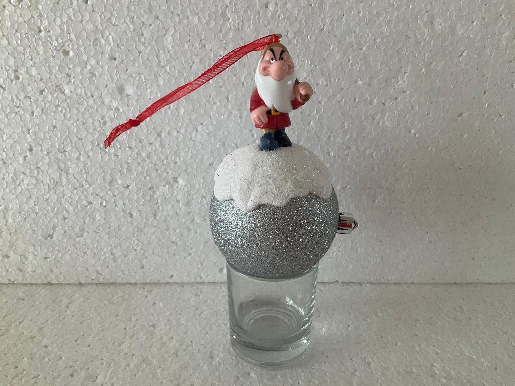 Disney Sneeuwwitje - kerstbal - ornament op kerstal, Ophalen of Verzenden, Sneeuwwitje of Doornroosje, Zo goed als nieuw, Beeldje of Figuurtje