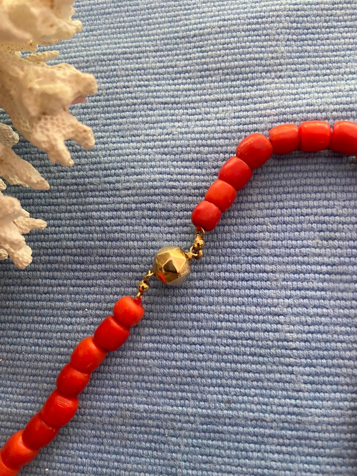 antieke bloedkoraal collier/gouden slot.., Verzenden, Overige materialen, Ketting
