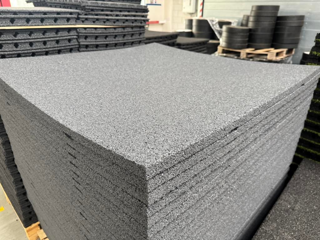 Grijze Rubber Tegels 100 x 100 x 2.5cm €21.45,- per m2!