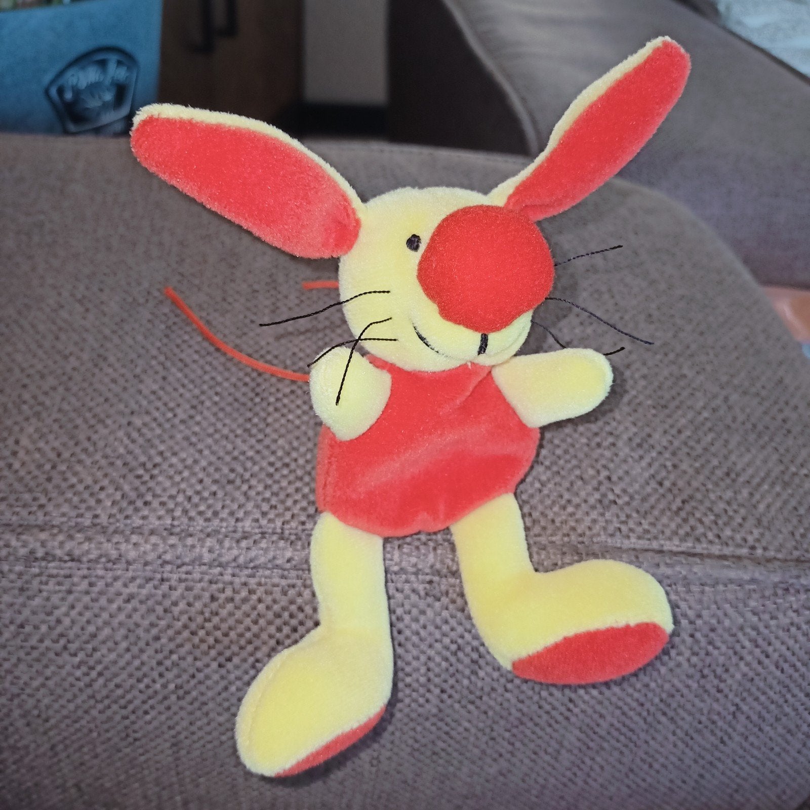 Hema geel rood konijntje., Kinderen en Baby's, Speelgoed | Knuffels en Pluche, Hema, Ophalen of Verzenden, Zo goed als nieuw, Rood
