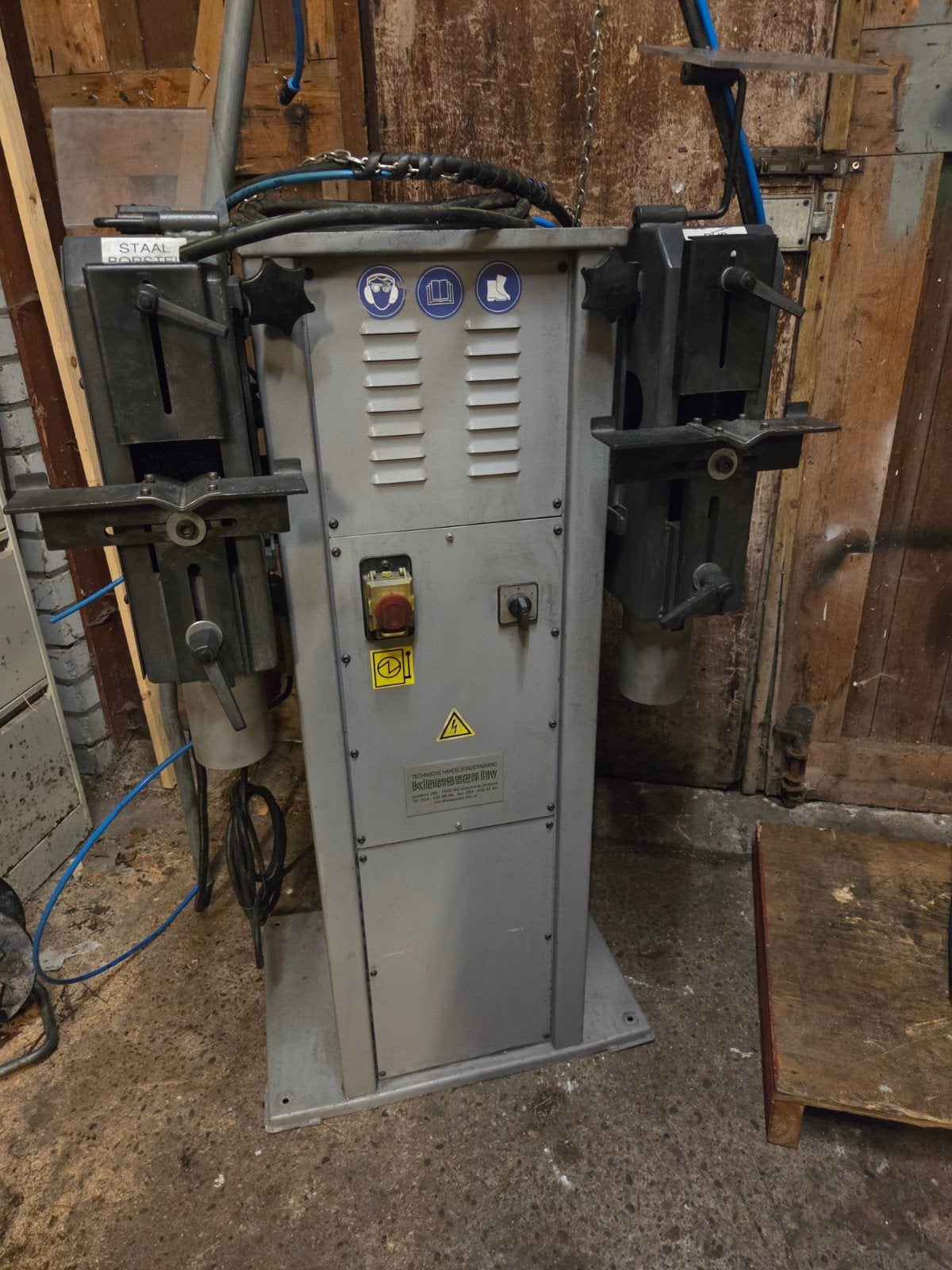 BOMAR dual 250 II Metaalborstelmachine, Ophalen