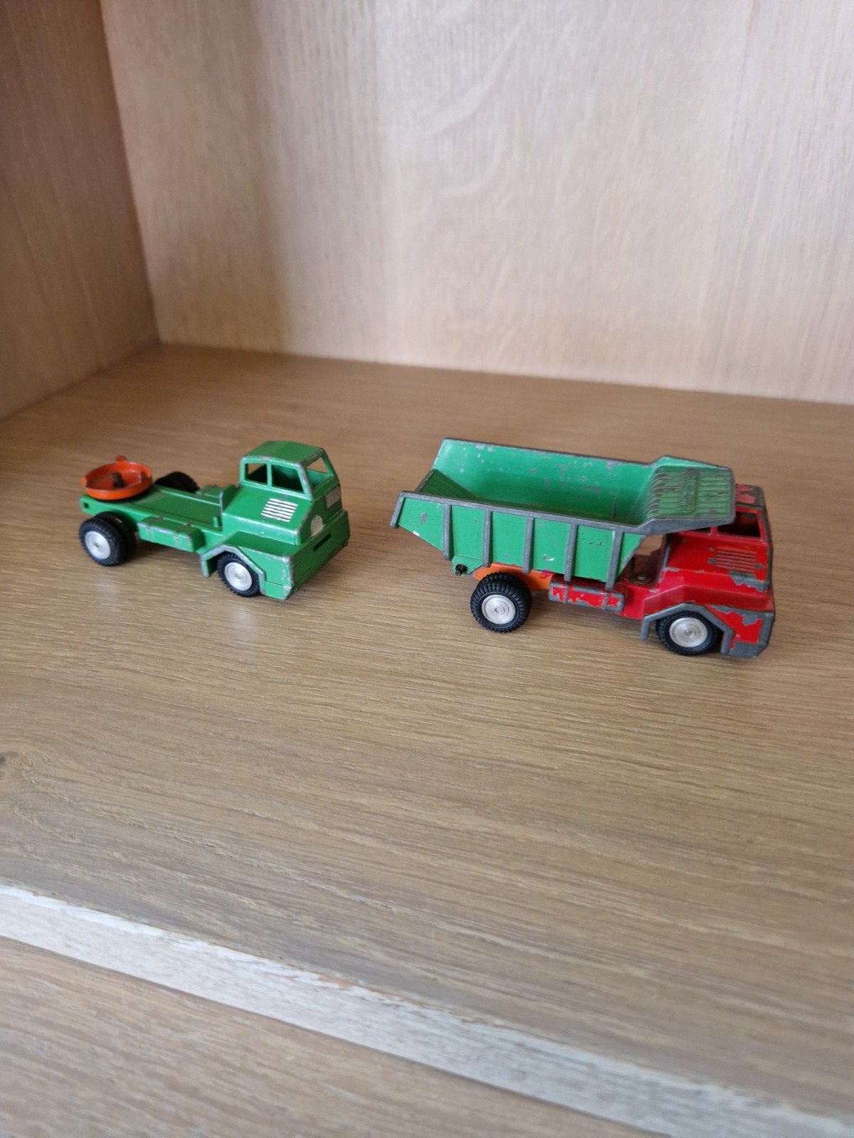 2 Gama truckjes: kiepwagen Gama?, Ophalen of Verzenden, Gebruikt