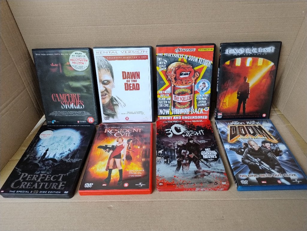 8 Horror DVD'S Campfire stories, Exorcist, 30 days of night, Vampiers of Zombies, Engels, Vanaf 16 jaar, Nederlands
