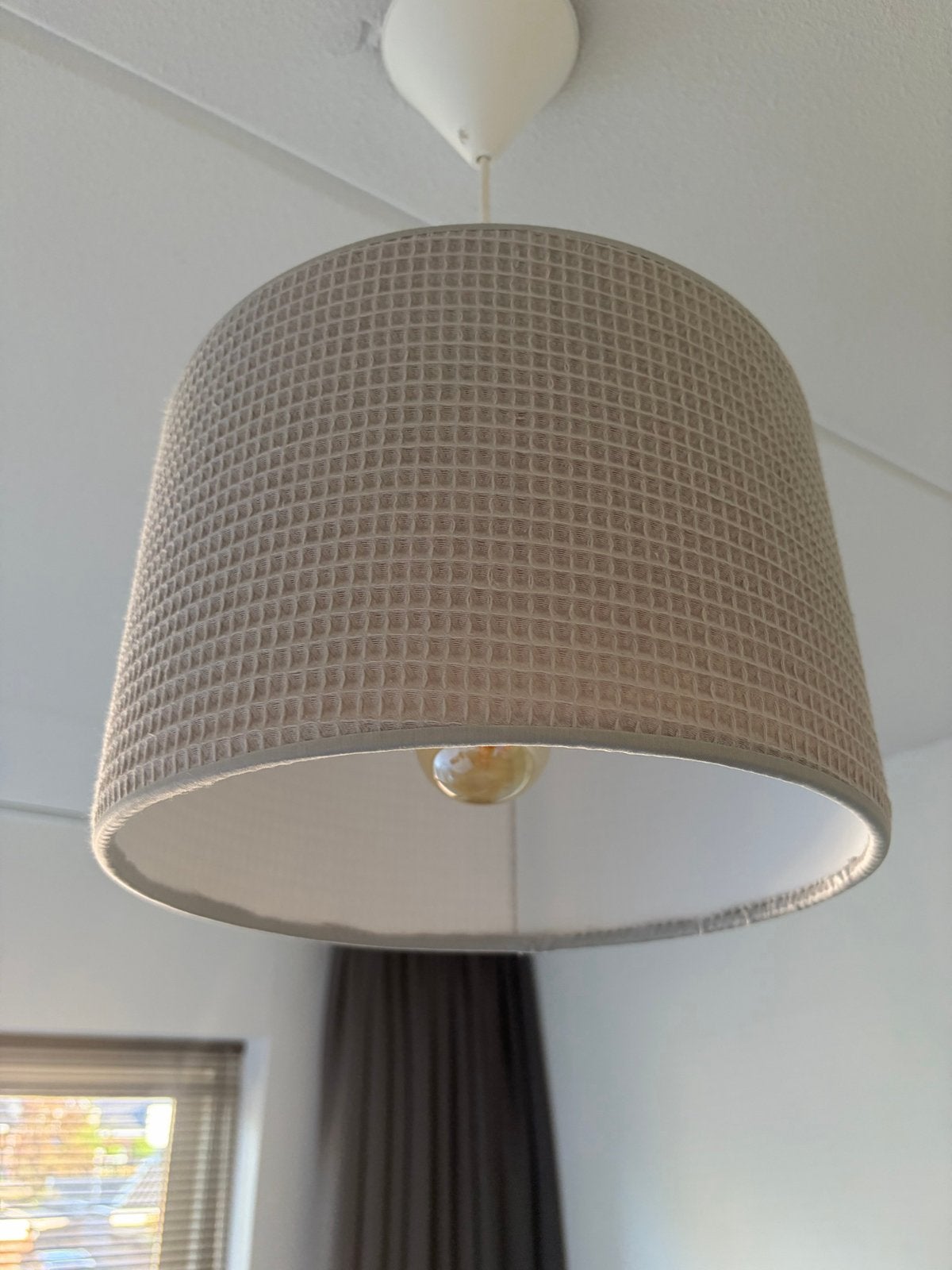 Koeka hanglamp met wafelstructuur, grijs, Ophalen of Verzenden, Zo goed als nieuw, Textiel, E27 (groot)