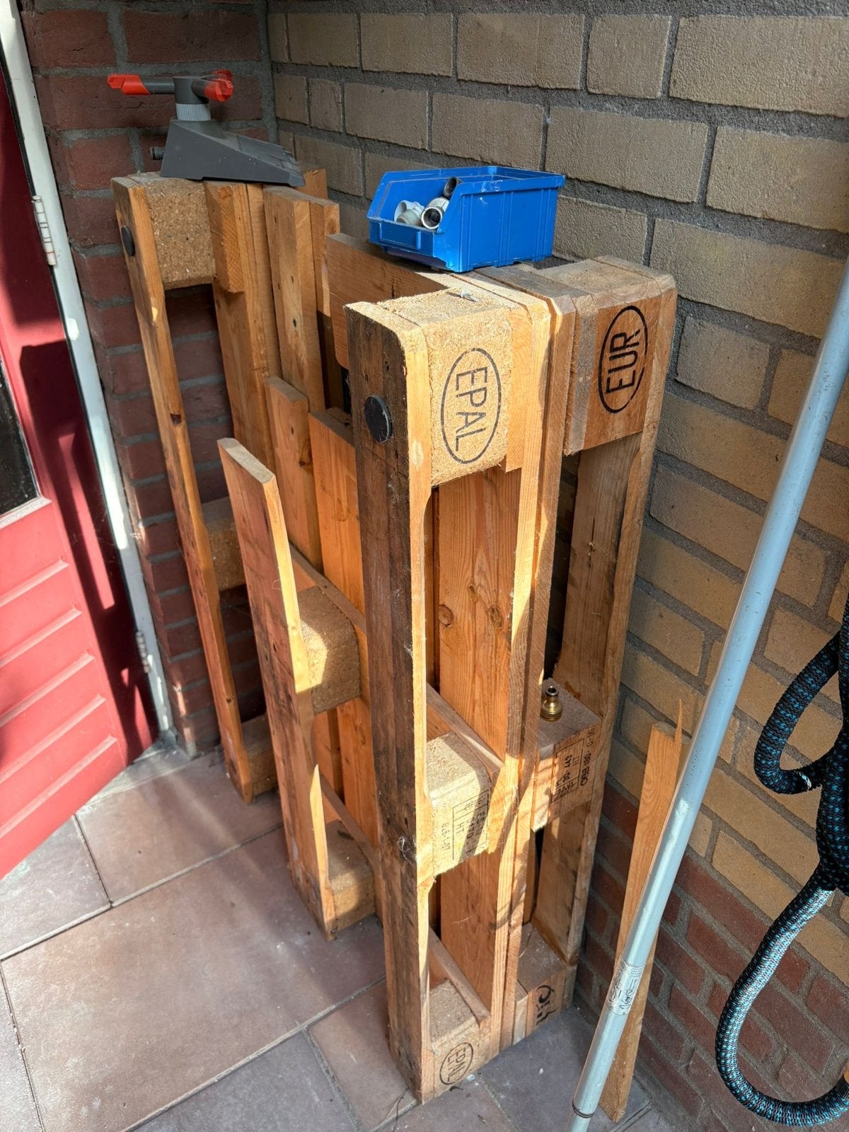 Gratis twee kapotte pallets voor brandhoud/kachelhout, Ophalen, Gebruikt, 50 mm of meer, Pallet