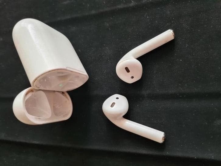 Originele Apple AirPods - Zeer Goede Staat!