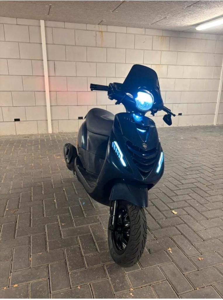 Piaggo zip 4 takt 80cc, Ophalen, Gebruikt, Maximaal 45 km/u, Zip