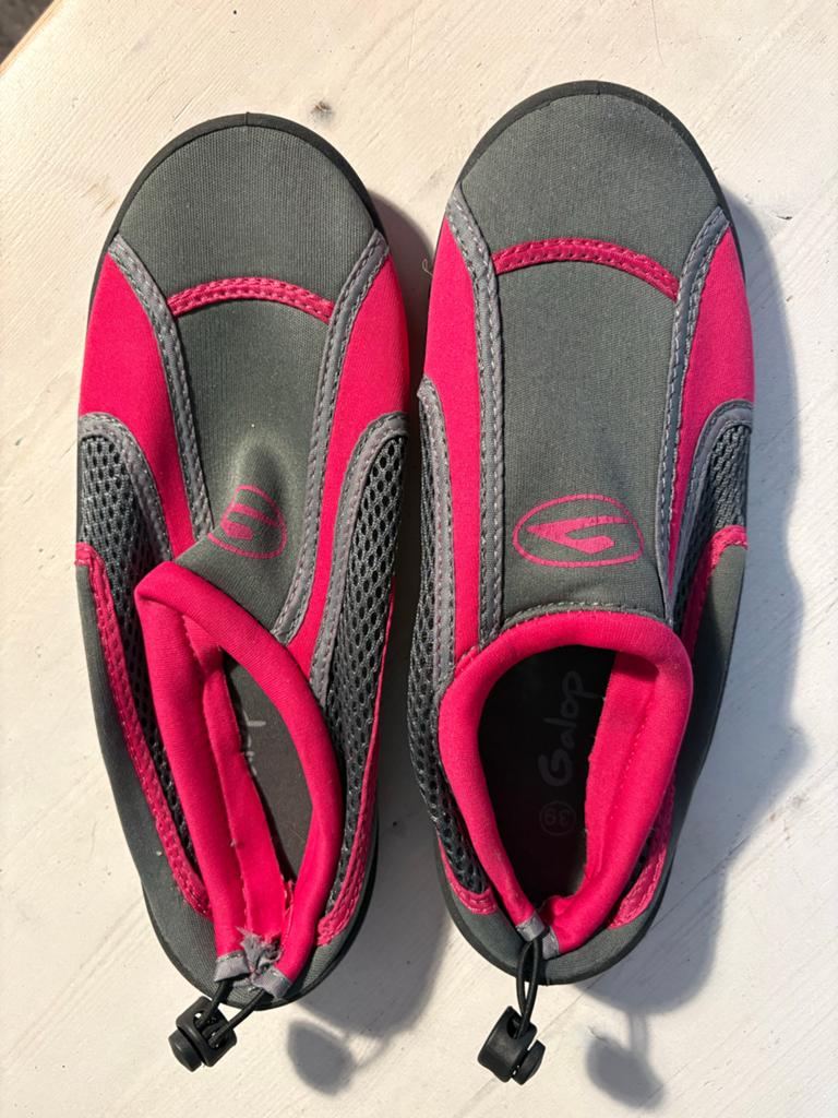 Galop waterschoenen maat 39 - roze/grijs, Watersport en Boten, Watersportkleding, Ophalen of Verzenden, Gebruikt, Dame of Heer