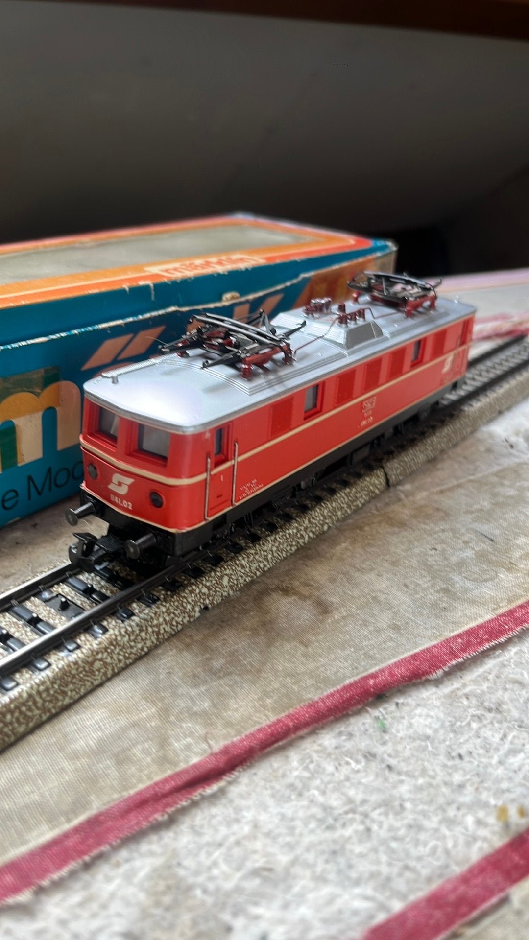 Te koop electrische loc van marklin 3154 OBB, Wisselstroom, Locomotief, Ophalen of Verzenden, Zo goed als nieuw