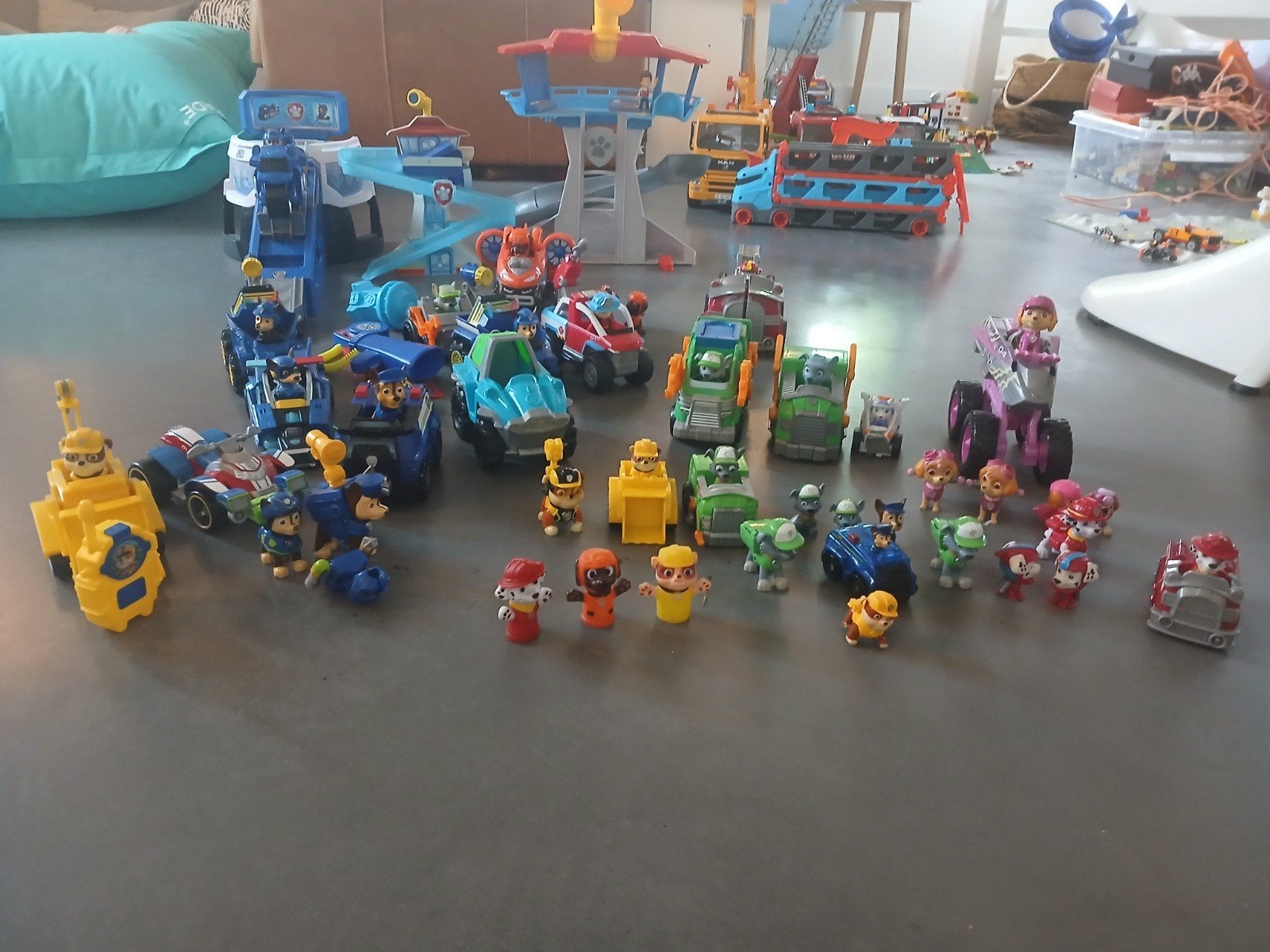 Grote Paw Patrol collectie: auto's, poppetjes, uitkijkpunten, Kinderen en Baby's, Speelgoed | Speelgoedvoertuigen, Ophalen