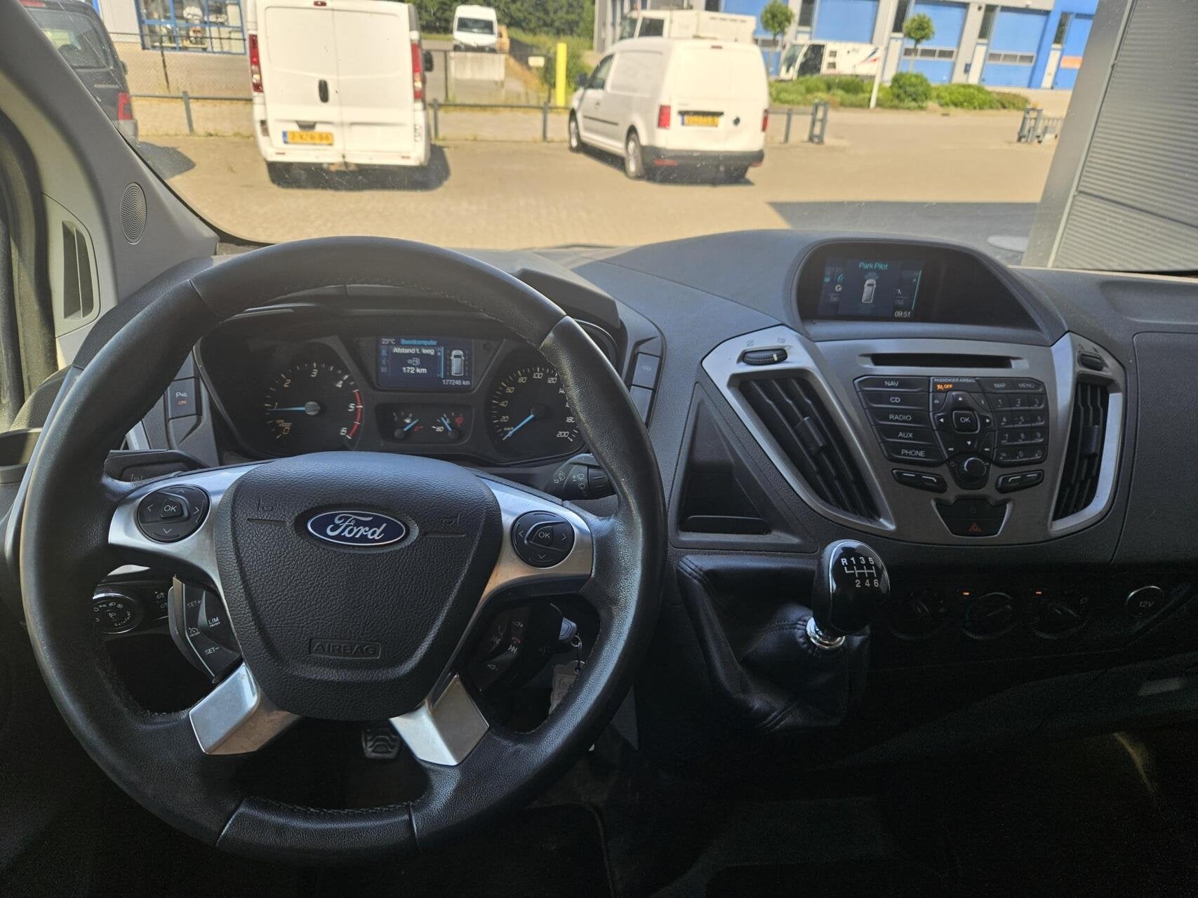Ford Transit Custom 250 2.2 TDCI L1H1 Airco LM Navi sidebars, Voorwielaandrijving, Euro 5, Gebruikt, 2350 kg