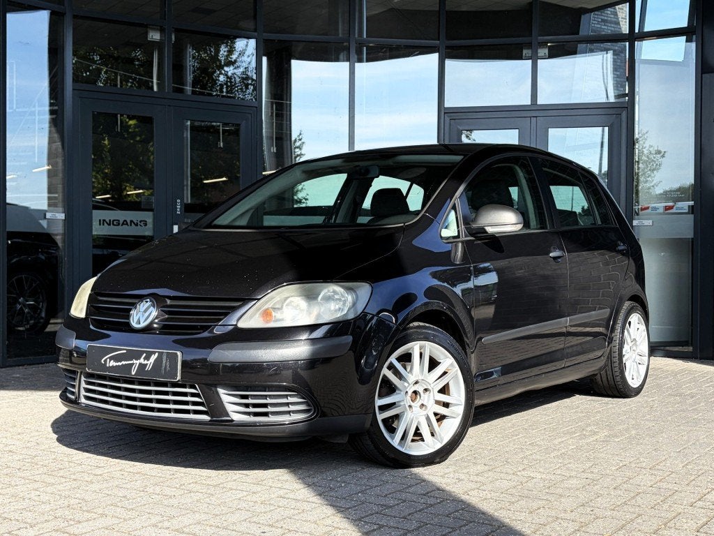 Volkswagen GOLF PLUS 1.6 FSI 85KW COMFORTLINE AIRCO - TREKH., Auto's, Gebruikt, 4 cilinders, 116 pk, Zwart