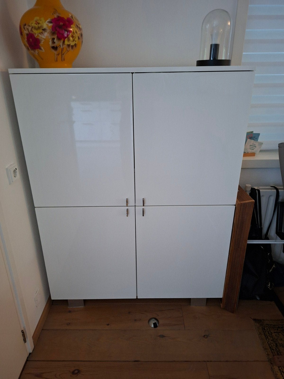 Witte hoogglans kast met 4 deuren (BxHxD 110 x 146 x 43cm), Huis en Inrichting, Kasten | Overige, Ophalen, Gebruikt