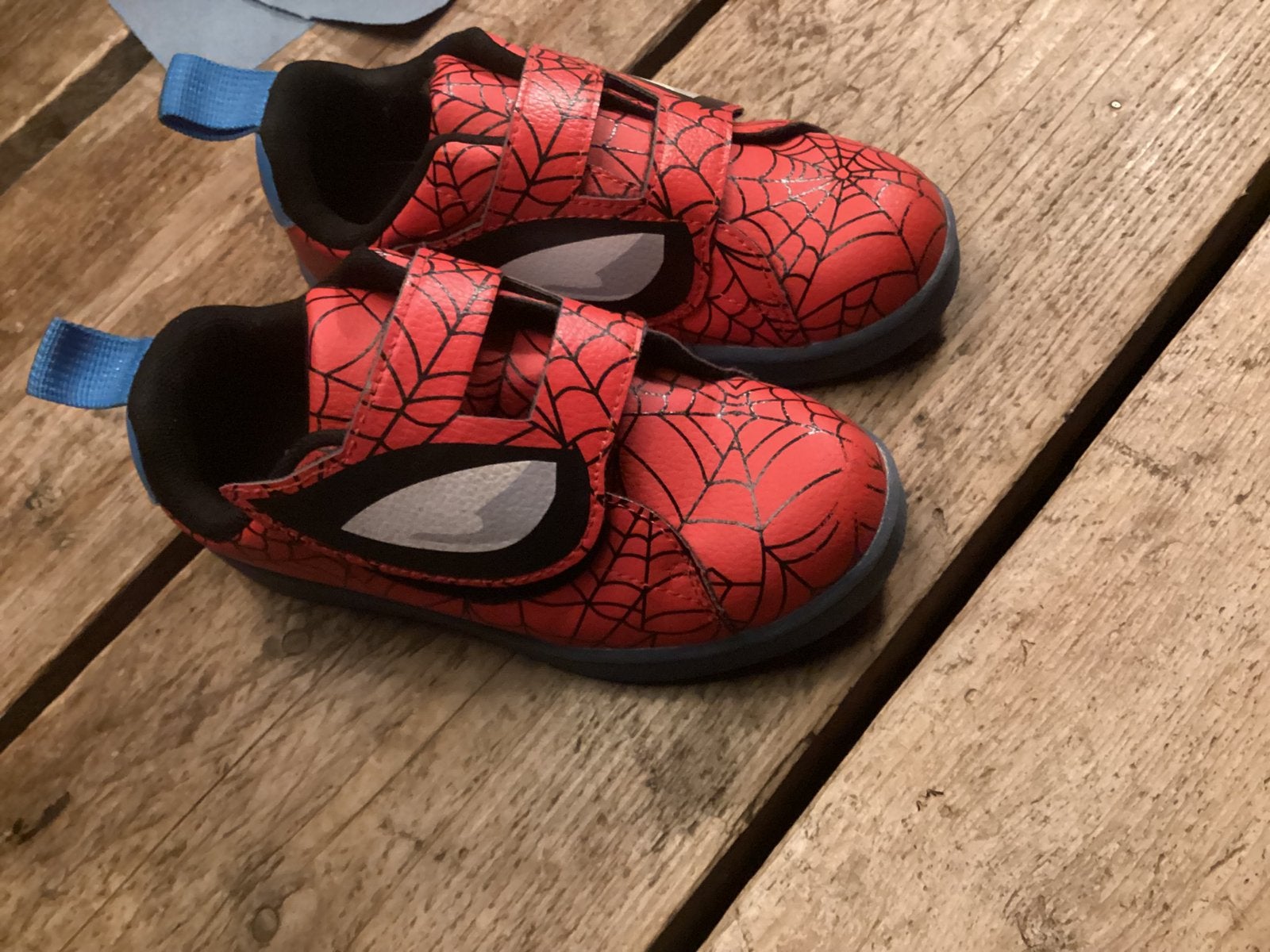 Stevige jongens schoenen van marvel spoderman maat 30, Ophalen of Verzenden, Zo goed als nieuw, Jongetje, Schoentjes