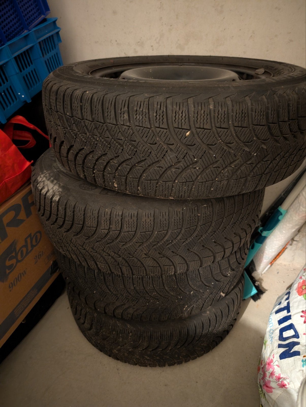 Michelin Winterbanden op stalen velgen 195/65 R15, Ophalen, Gebruikt, 15 inch, Banden en Velgen