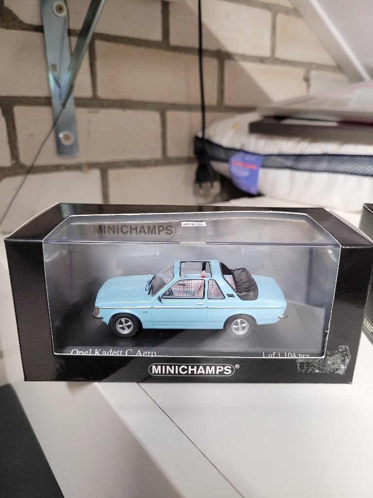 opel kadett c aero 1978 blue minichamps 1:43, Ophalen of Verzenden, Zo goed als nieuw, Auto, MiniChamps
