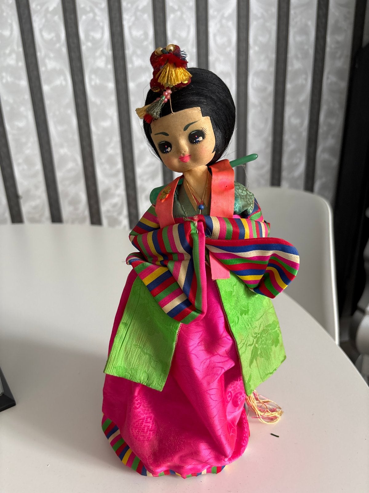 Koreaanse pop in traditionele Hanbok kleding, Ophalen of Verzenden, Gebruikt, Pop