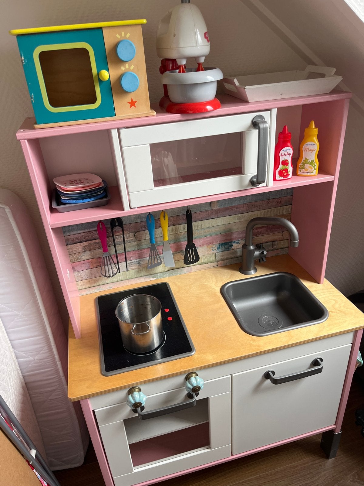 Ikea custom keukentje met veel accessoires, Ophalen, Zo goed als nieuw, Hout, Speelkeuken