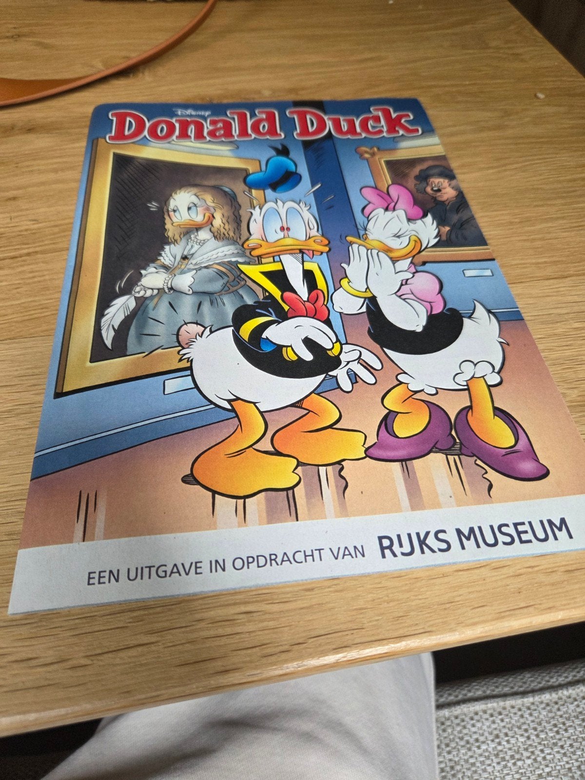 Donald Duck - Een uitgave in opdracht van Rijksmuseum, Boeken, Eén stripboek, Ophalen of Verzenden, Zo goed als nieuw, Walt Disney