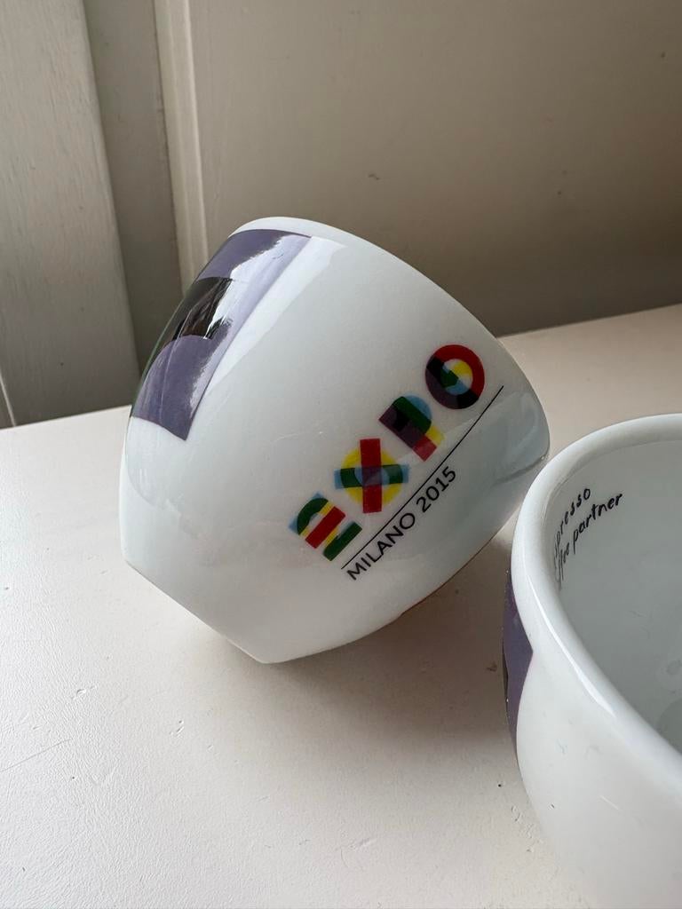 Set van 2 Illy Espresso Kopjes - EXPO Milano 2015, Huis en Inrichting, Keuken | Servies, Ophalen of Verzenden, Zo goed als nieuw