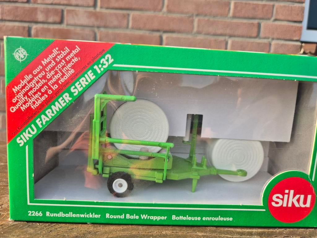Siku Farmer 1:32 Balenwikkelaar, Hobby en Vrije tijd, Modelauto's | 1:32, Ophalen of Verzenden