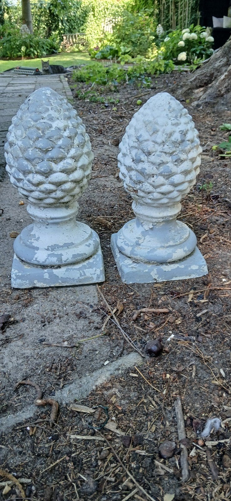 Grote betonnen pineapple dennenappel eikel ornament, Tuin en Terras, Ophalen