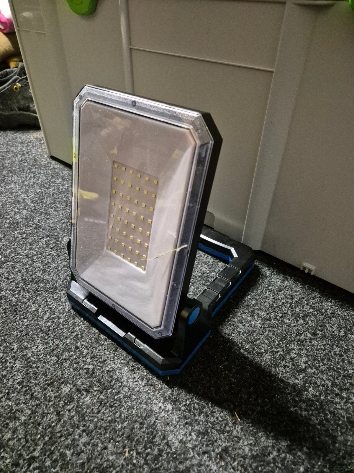 accu led lamp 2800 lumen 18v makita compatible, Ophalen of Verzenden, Nieuw, Minder dan 50 watt, Lamp