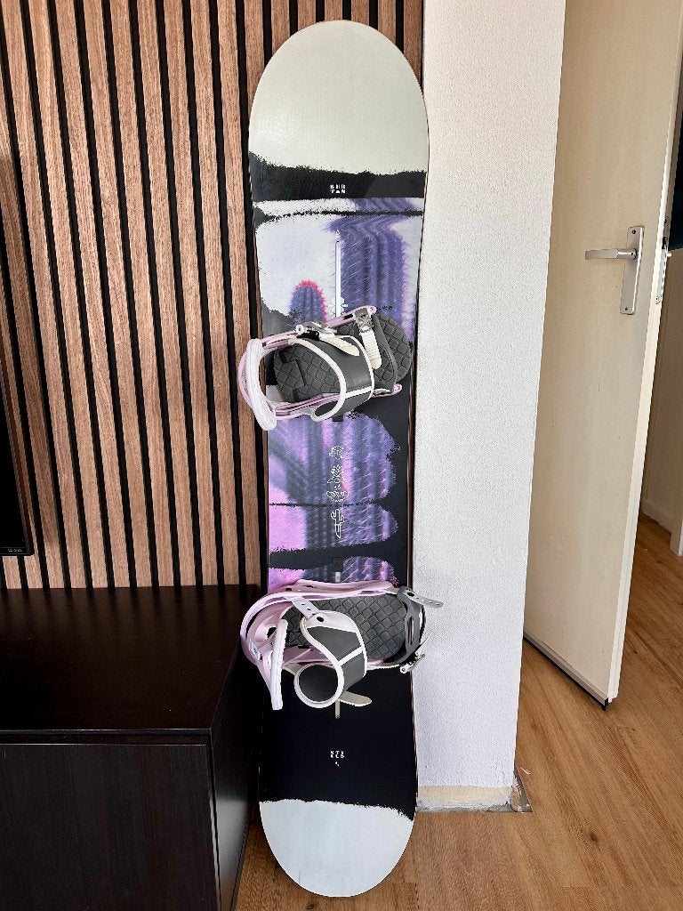 Burton Stylus - 142 board met bindingen, Sport en Fitness, Snowboarden, Ophalen of Verzenden, Gebruikt, Board