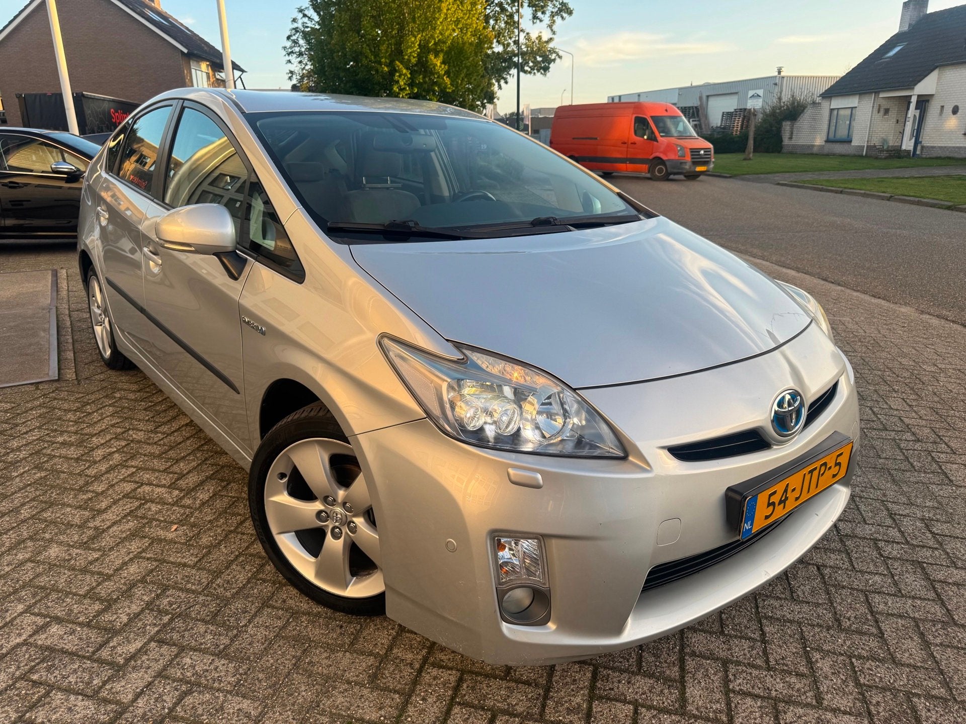 Toyota Prius 1.8 Dynamic Navigatie,Cruise control, Camera, Auto's, Gebruikt, 4 cilinders, Origineel Nederlands, Bedrijf