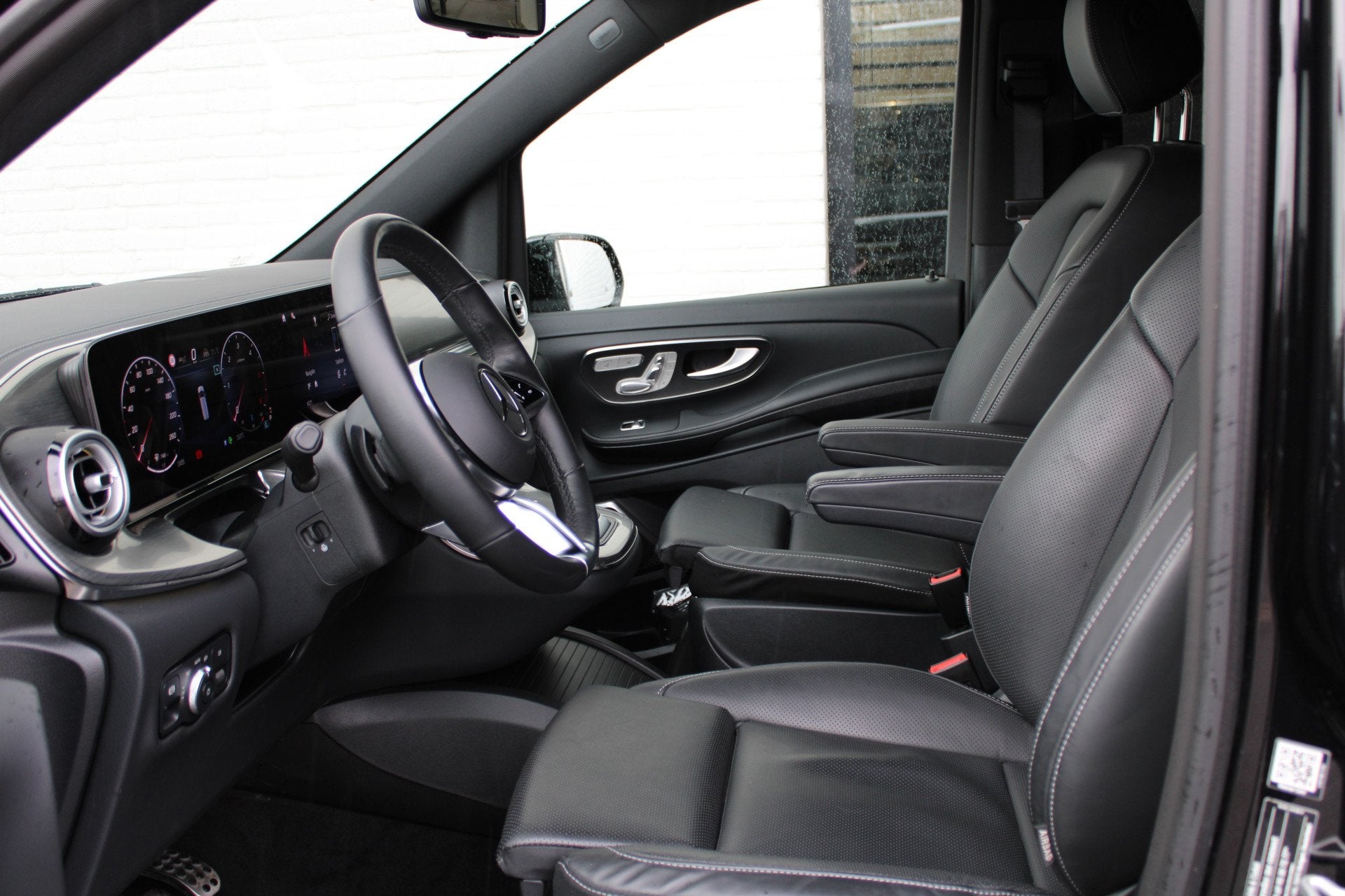 Mercedes-Benz V-Klasse 300d / AMG / Exclusive / 6-Pers / INC, Auto's, Mercedes-Benz, Automaat, Achterwielaandrijving, Met garantie (alle)