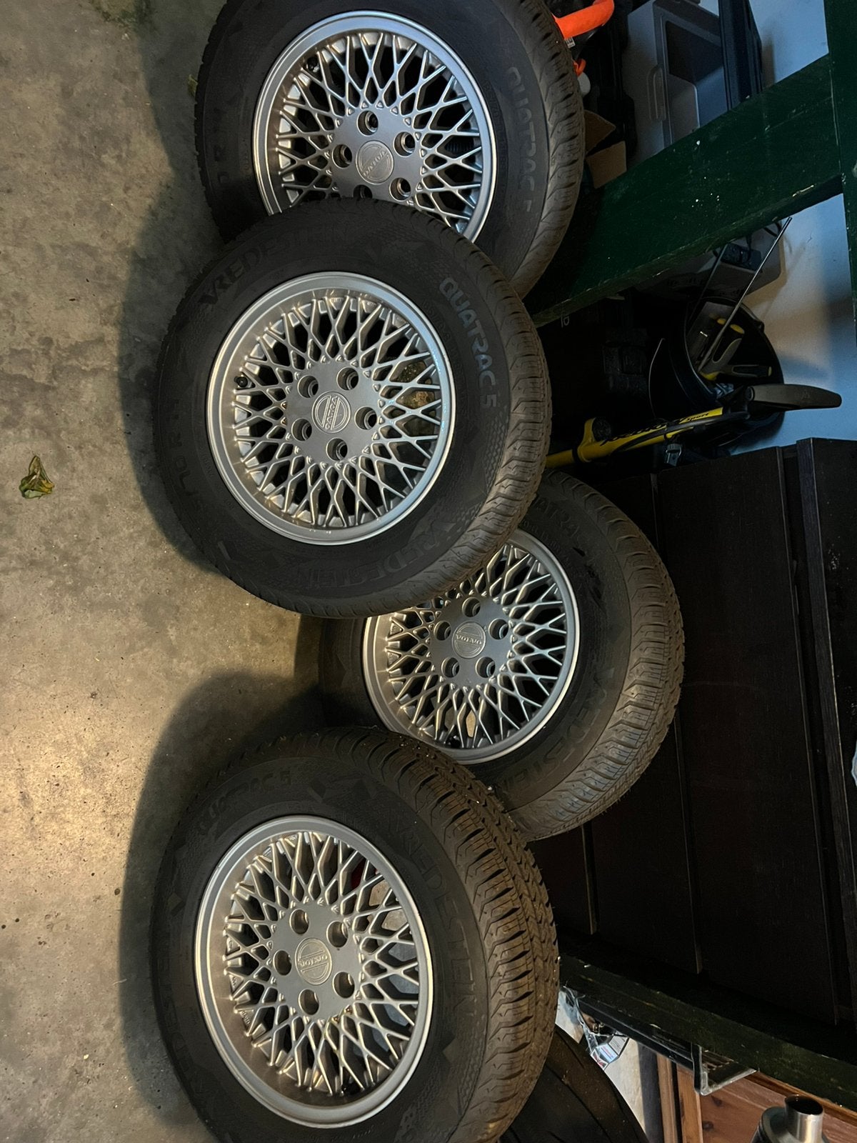Mooie Scorpius velgen met nieuwe banden, Auto diversen, Autosport-onderdelen, Ophalen of Verzenden, Zo goed als nieuw