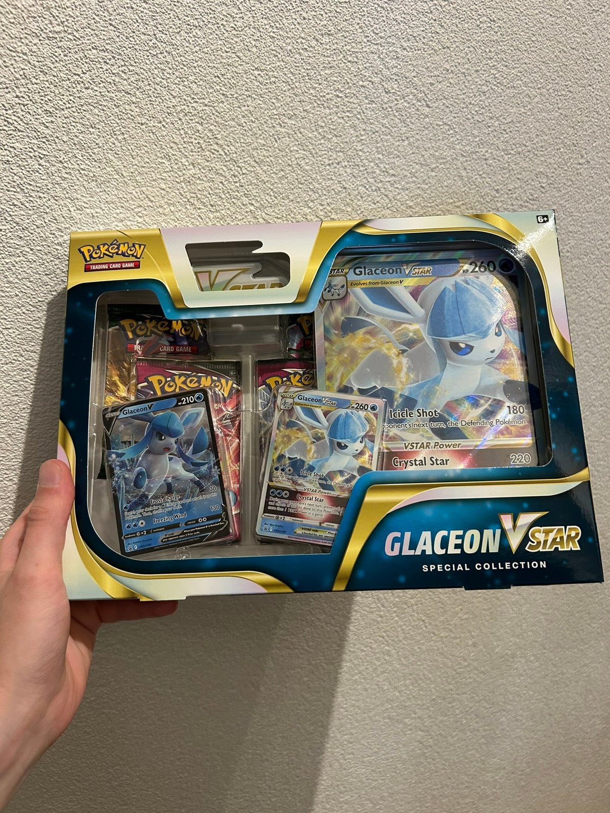 Glaceon Vstar box, Hobby en Vrije tijd, Verzamelkaartspellen | Pokémon, Ophalen of Verzenden, Nieuw, Losse kaart, Foil