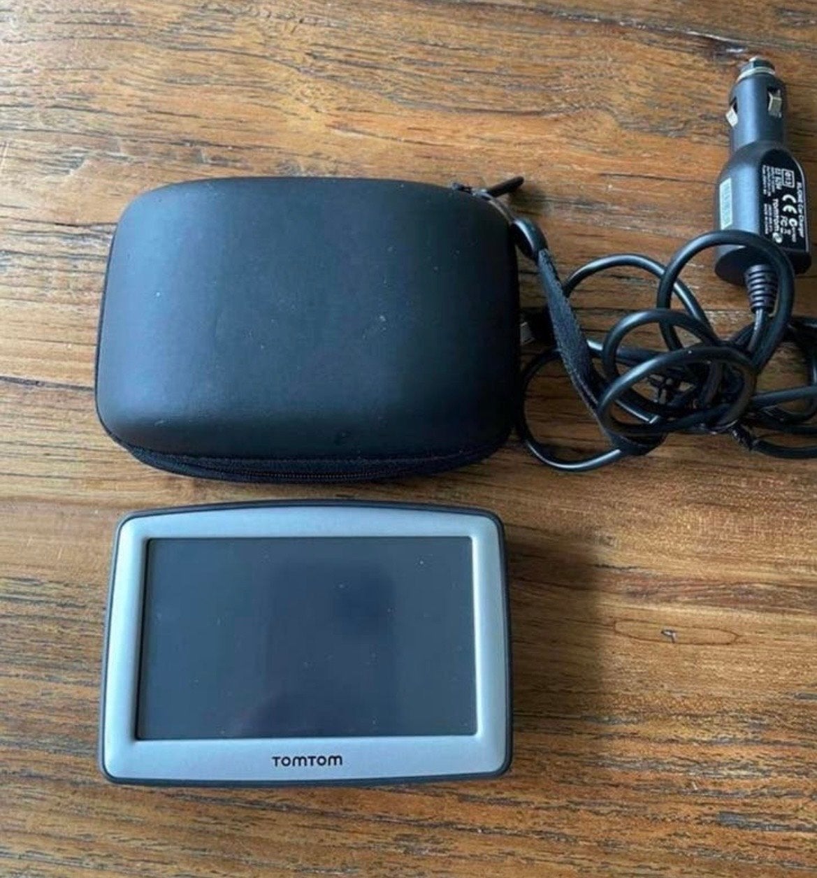 TomTom navigatiesysteem met hoes en oplader, Ophalen of Verzenden, Gebruikt