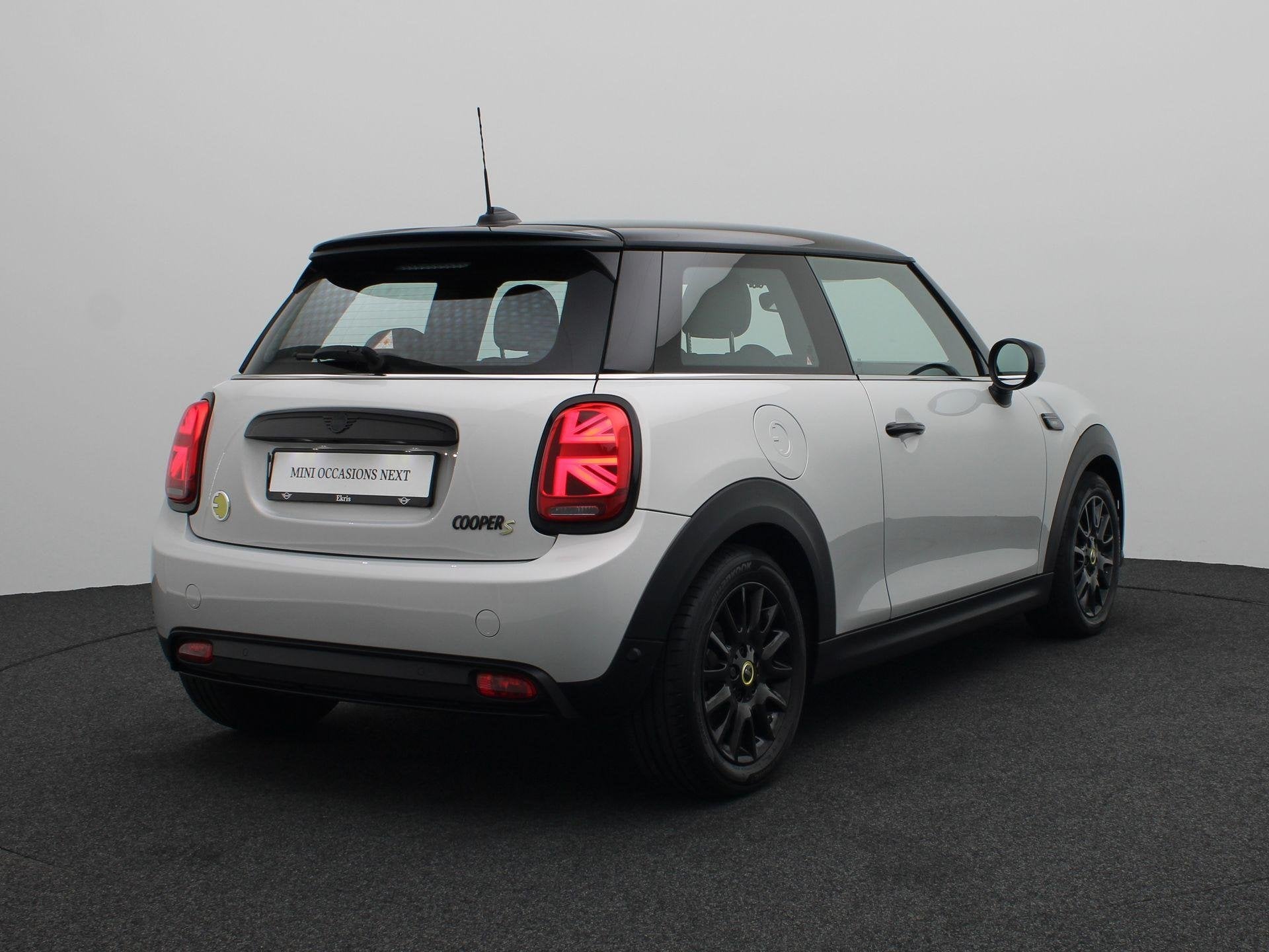 MINI Electric Camden + Classic + Premium + 16'', Auto's, Stof, 4 stoelen, Origineel Nederlands, 184 pk