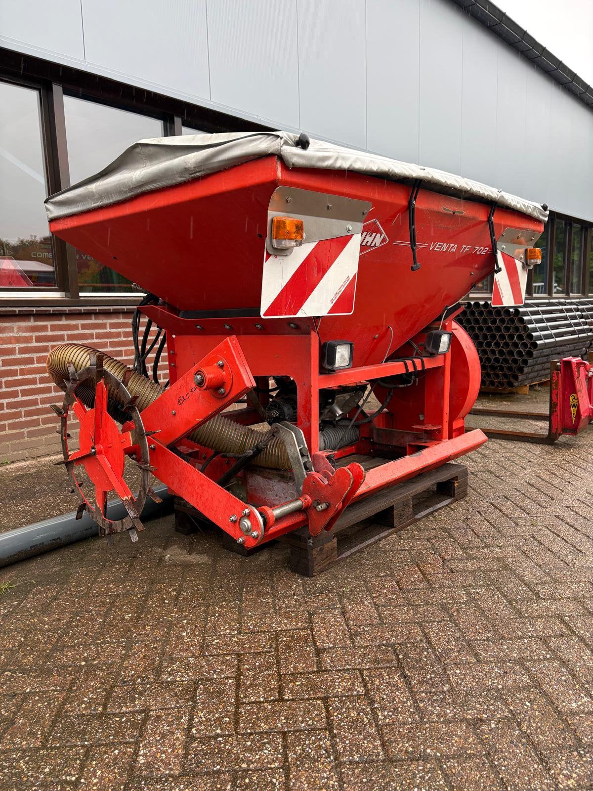 Kuhn TF702 fronttank, Zakelijke goederen, Ophalen, Akkerbouw, Zaaien, Planten of Poten