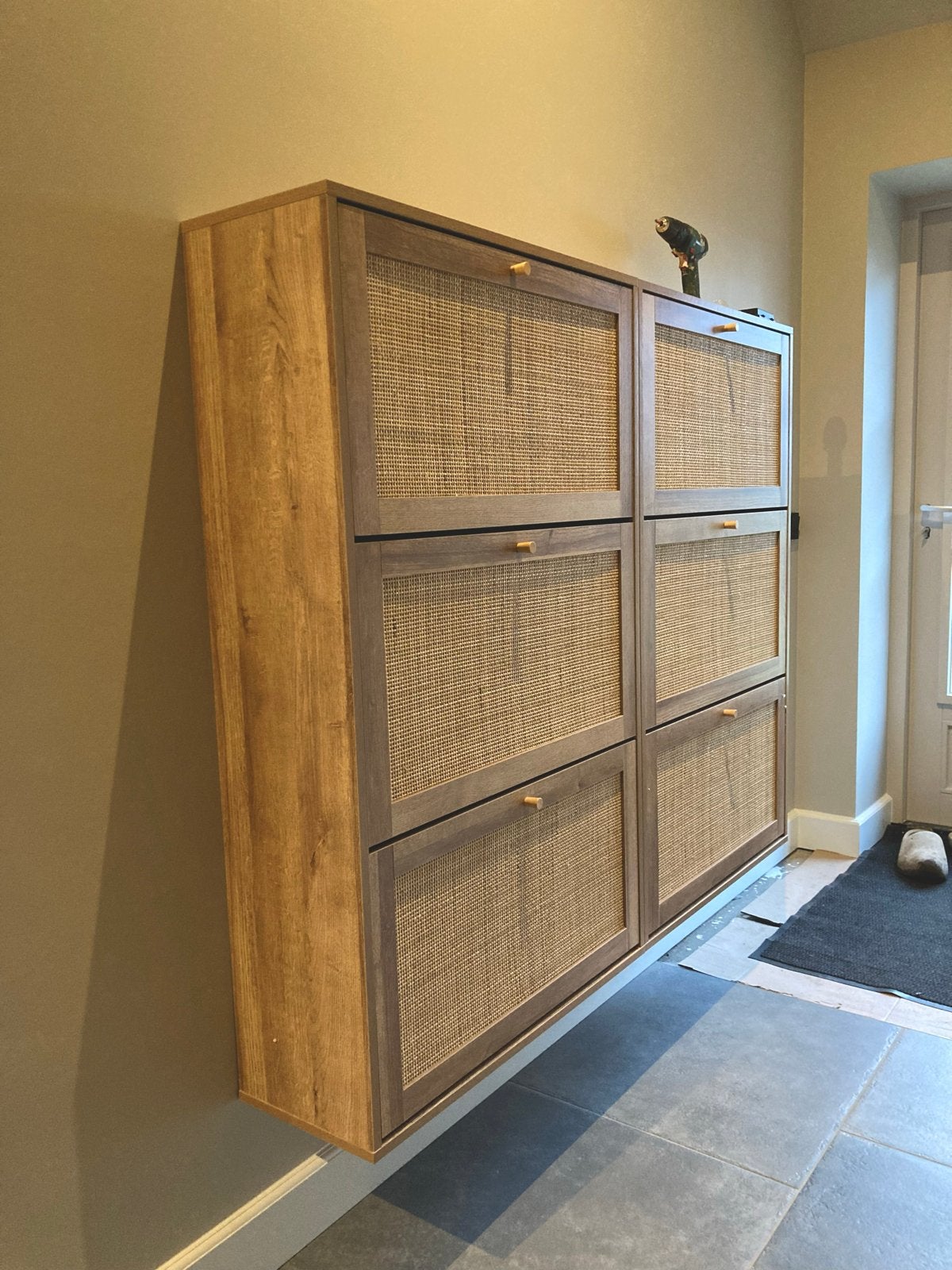 2 nieuwe schoenenkasten met rotan en messing, Ophalen, Zo goed als nieuw