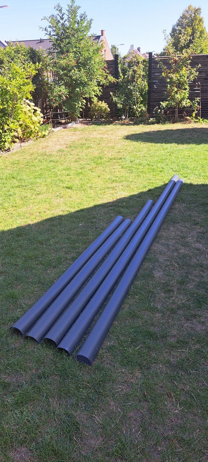 Grijze PVC dakgootdelen - 5 rest lengtes, Doe-het-zelf en Verbouw, Buizen en Afvoer, Ophalen, Gebruikt, Pvc, 2 tot 4 meter