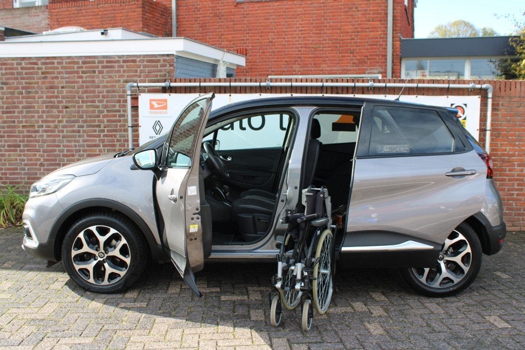 Renault CAPTUR Rolstoelauto aangepast met lift automaat, Auto's, Gebruikt, Euro 6, 4 cilinders, Origineel Nederlands