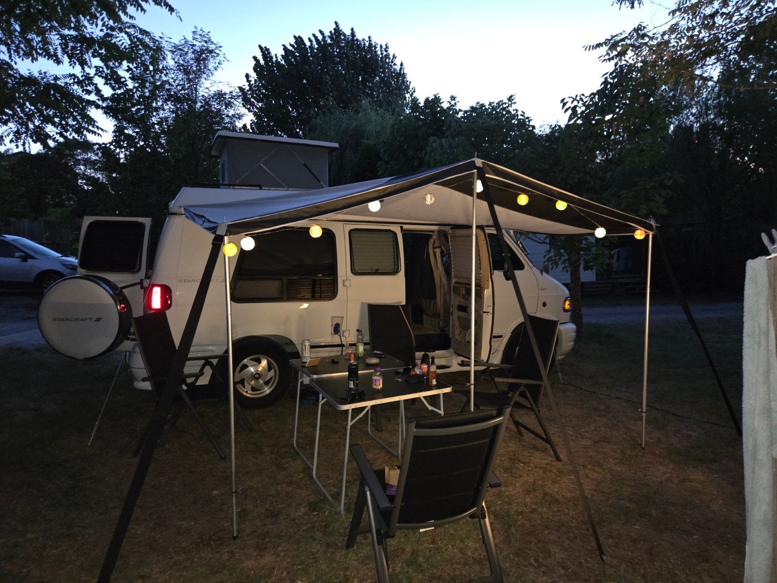 Dodge 1997  nieuwe apk!, 7 stoelen, Wit, Leder, 5890 cc