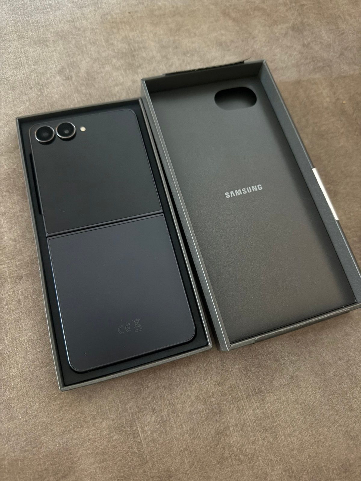 Samsung galaxy Z Flip 7, Telecommunicatie, Ophalen, Zo goed als nieuw, Zonder simlock, Zonder abonnement