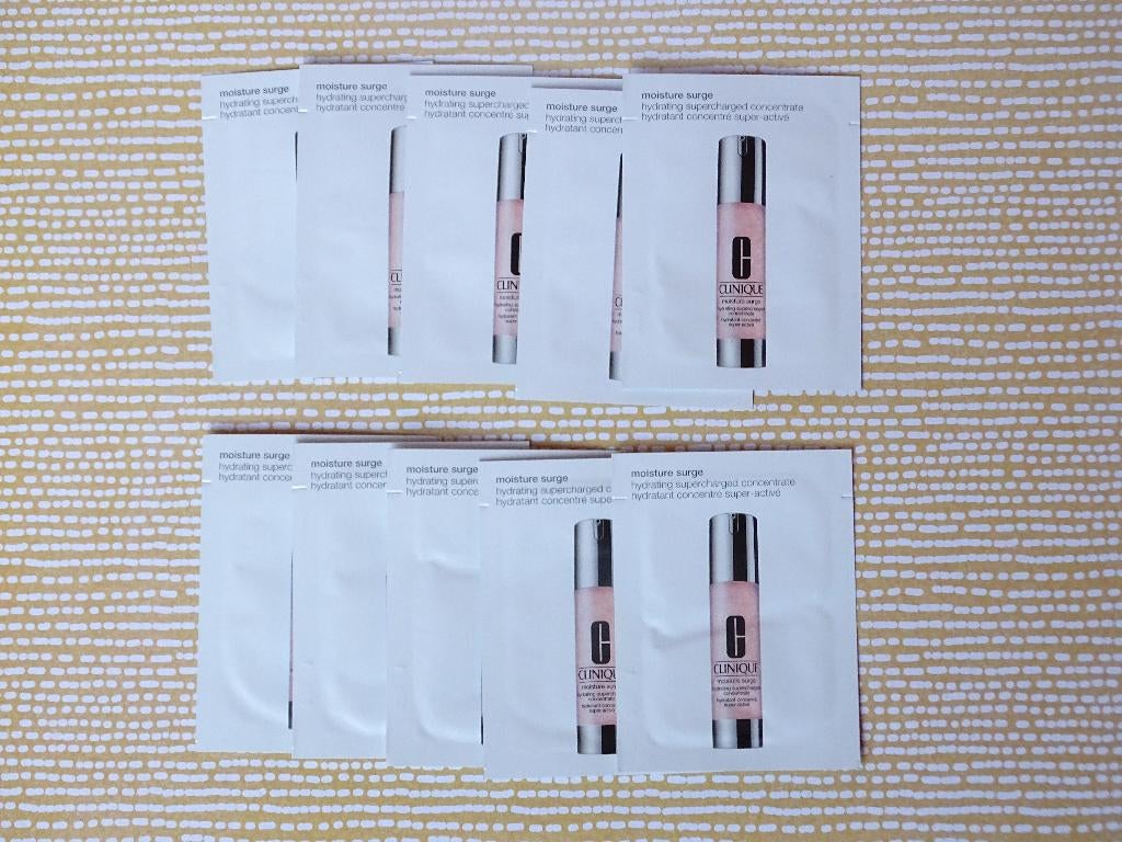 Clinique Moisture Surge Concentrate (24 proefjes), Ophalen of Verzenden, Nieuw, Gehele gezicht, Verzorging