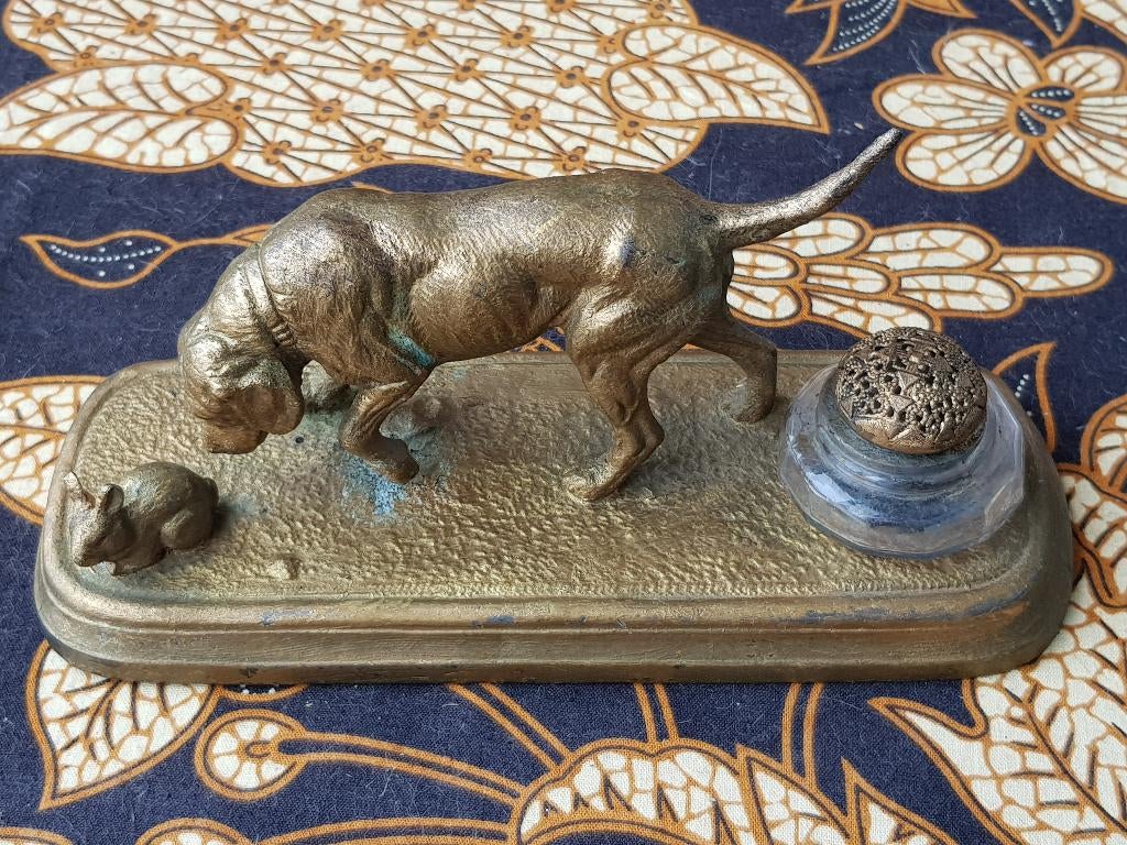 Mooie antieke inktpot uit Frankrijk met hond en konijn 1880., Ophalen of Verzenden