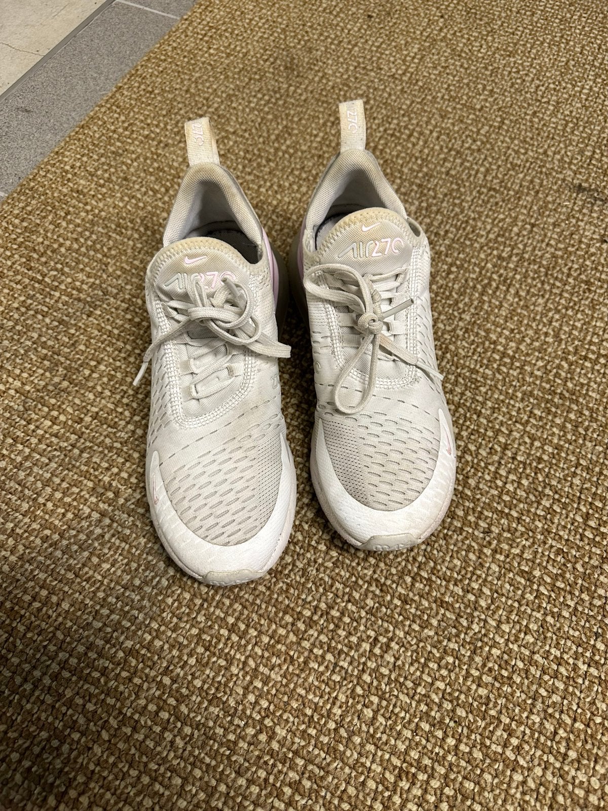Nike air max 270 wit roze maat 40, Ophalen, Zo goed als nieuw, Meisje, Sportschoenen