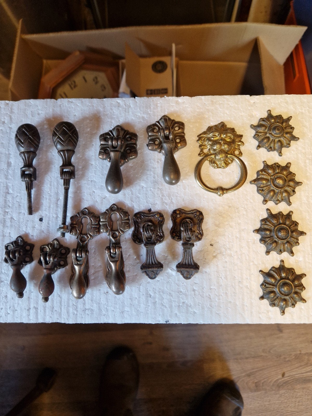 Oud kastbeslag - Diverse handgrepen en ornamenten, Antiek en Kunst, Ophalen of Verzenden