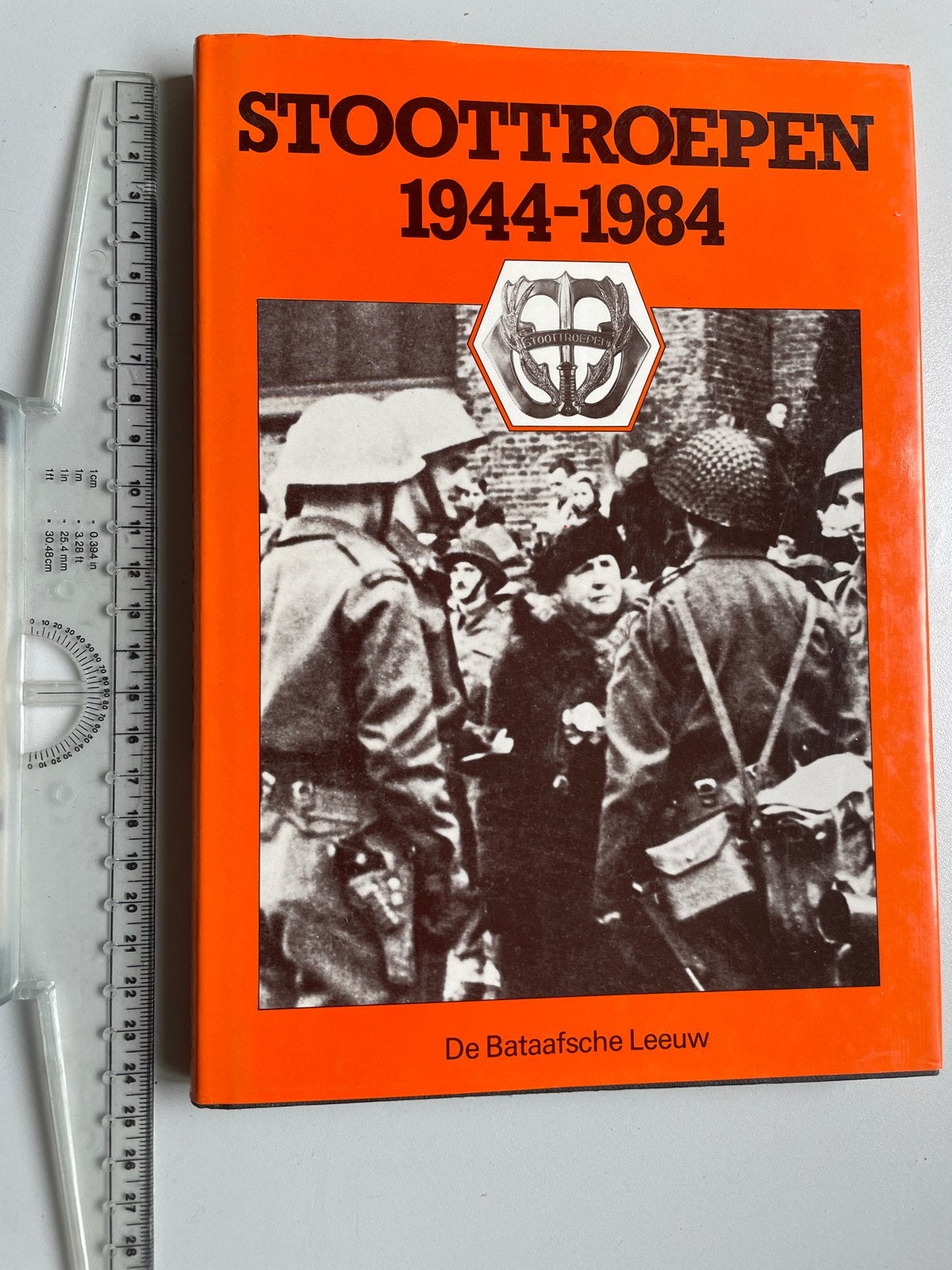 Stootroepen 1944-1984 - De Bataafsche Leeuw, Ophalen of Verzenden, Zo goed als nieuw, Landmacht, 1945 tot heden