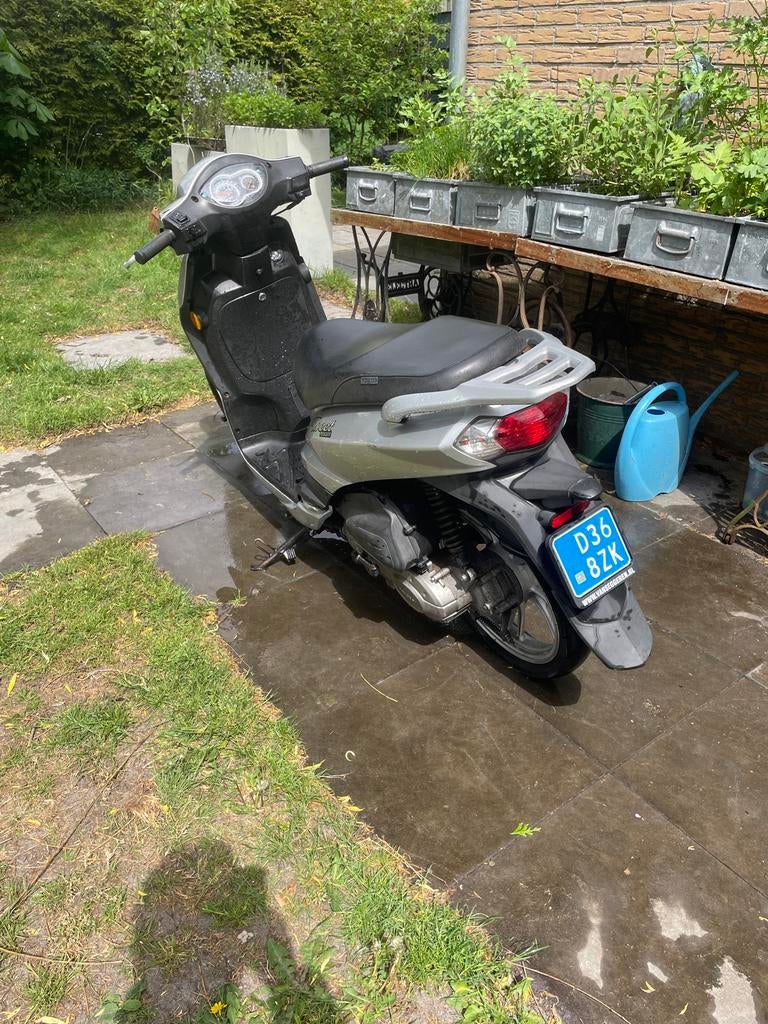 Peugeot Tweet Scooter - Zilver, Goede Staat, Fietsen en Brommers, Scooters | Peugeot, Gebruikt, Overige modellen, Maximaal 45 km/u