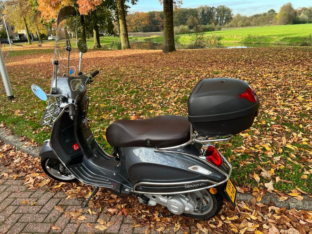 Vespa Primavera 50 Touring Euro 5 i-get met extra's, Fietsen en Brommers, Scooters | Vespa, Ophalen, Overige modellen, Maximaal 45 km/u